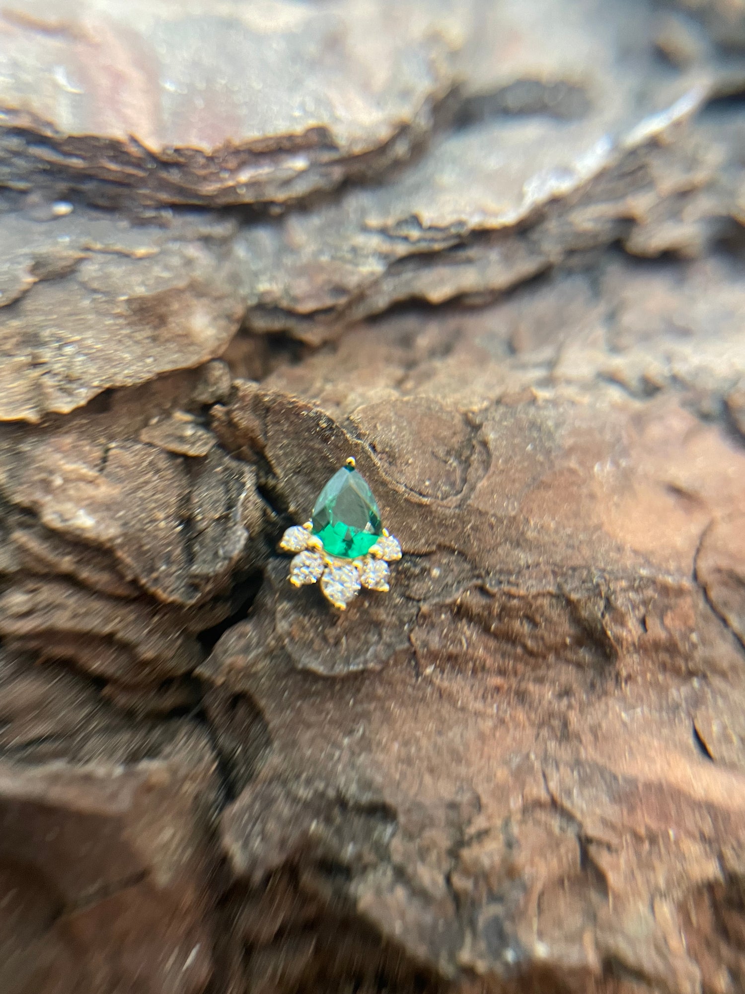 Gold Emerald Queen Dermal Top